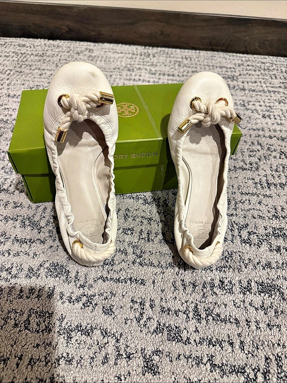 Tory Burch Knot Detail Flats in Ivory size 7